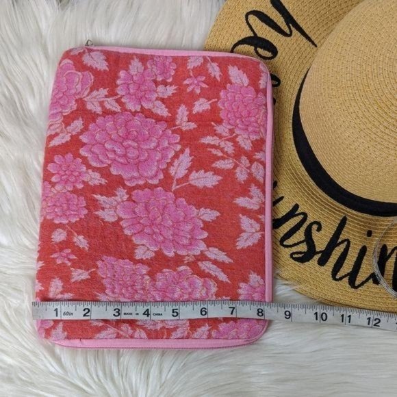 Fair Trade Floral Tablet E-reader Sleeve Wool - Picture 8 of 9